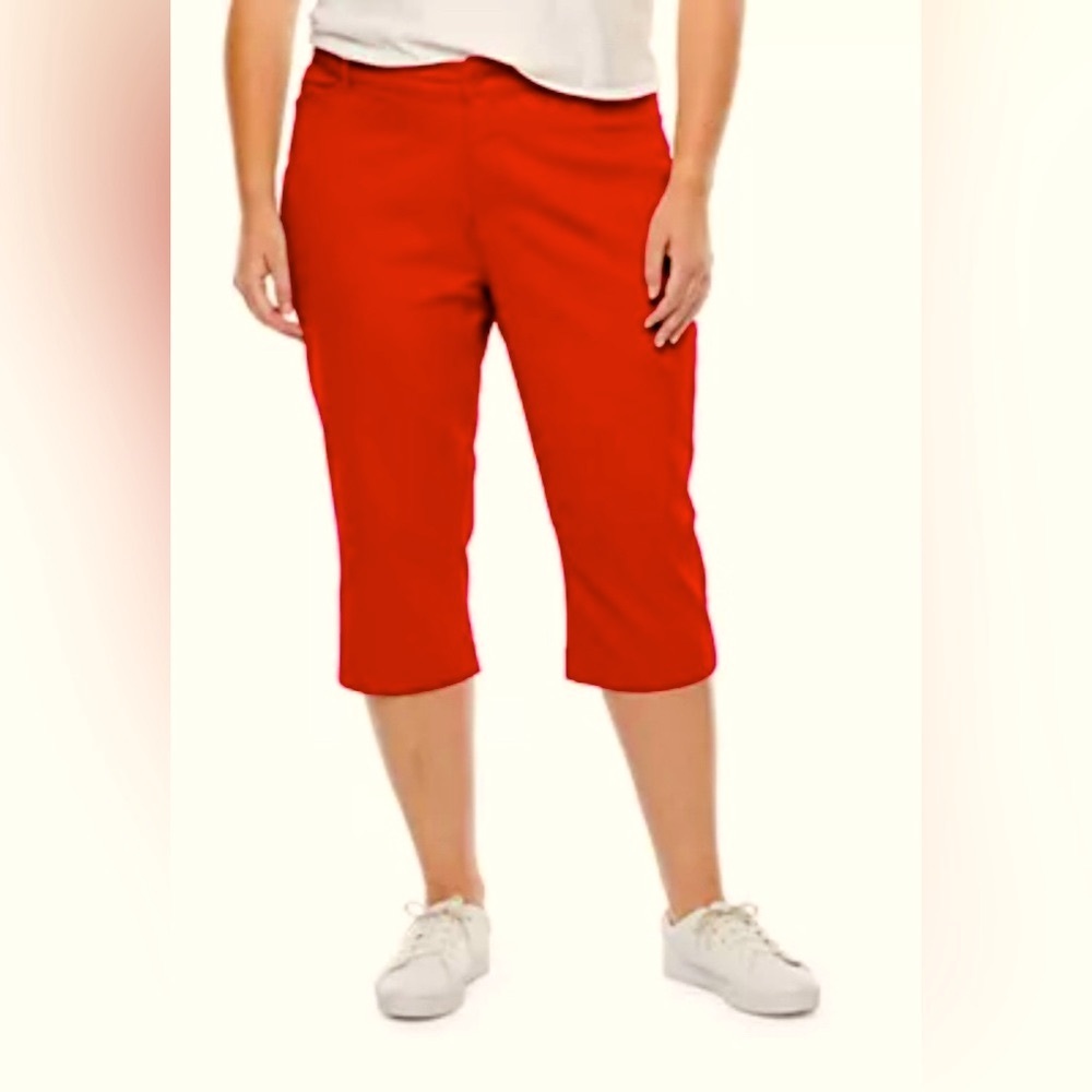 Women's Red Capri Pants